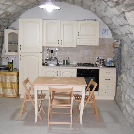 Holiday home Casa Vacanze Fuori Tema *